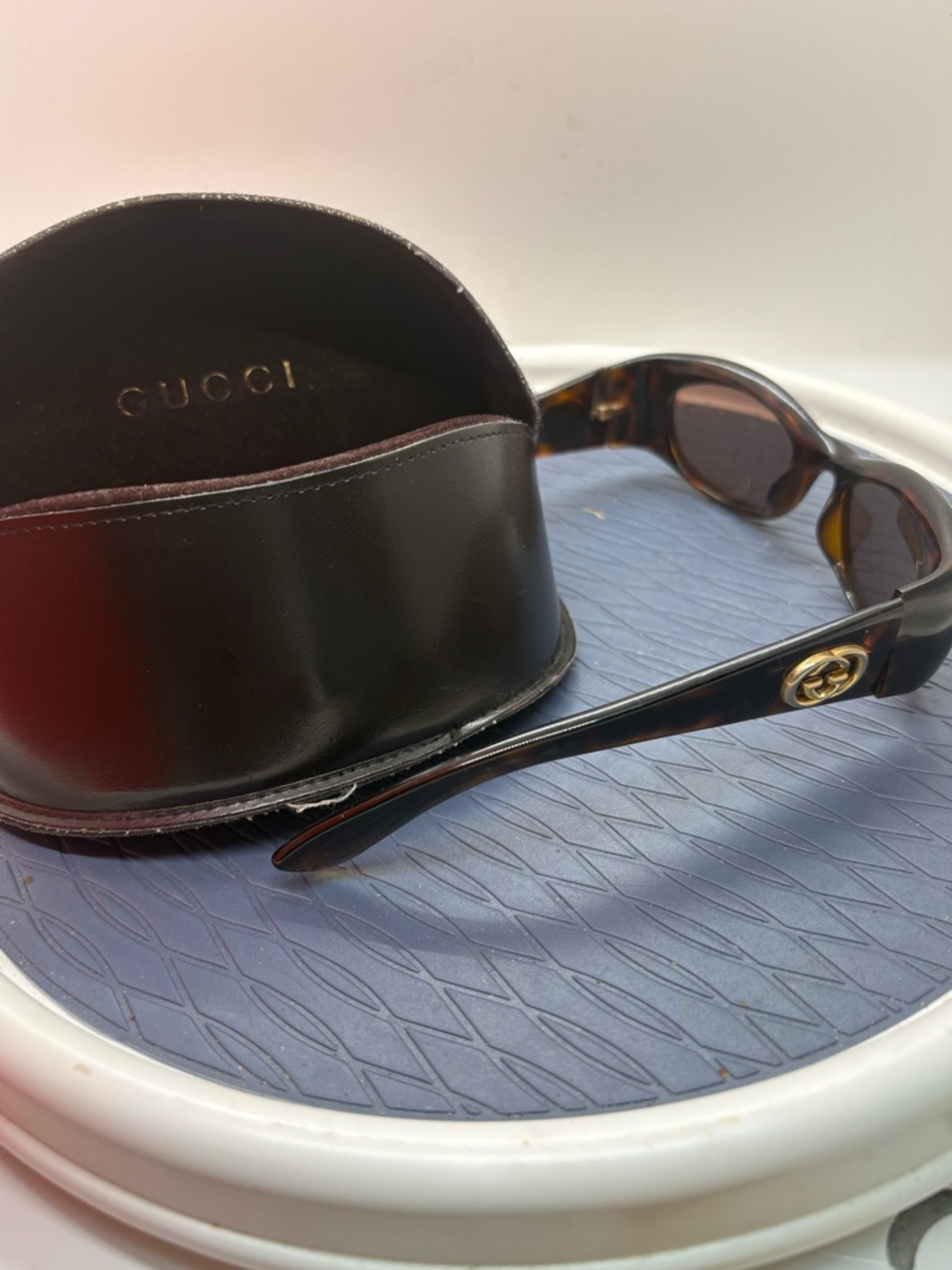 Gucci Tortoiseshell Oval Sunglasses - Picture 7 of 7